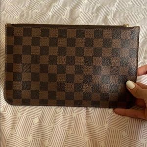 LOUIS VUITTON Damier Neverful GM Pochette